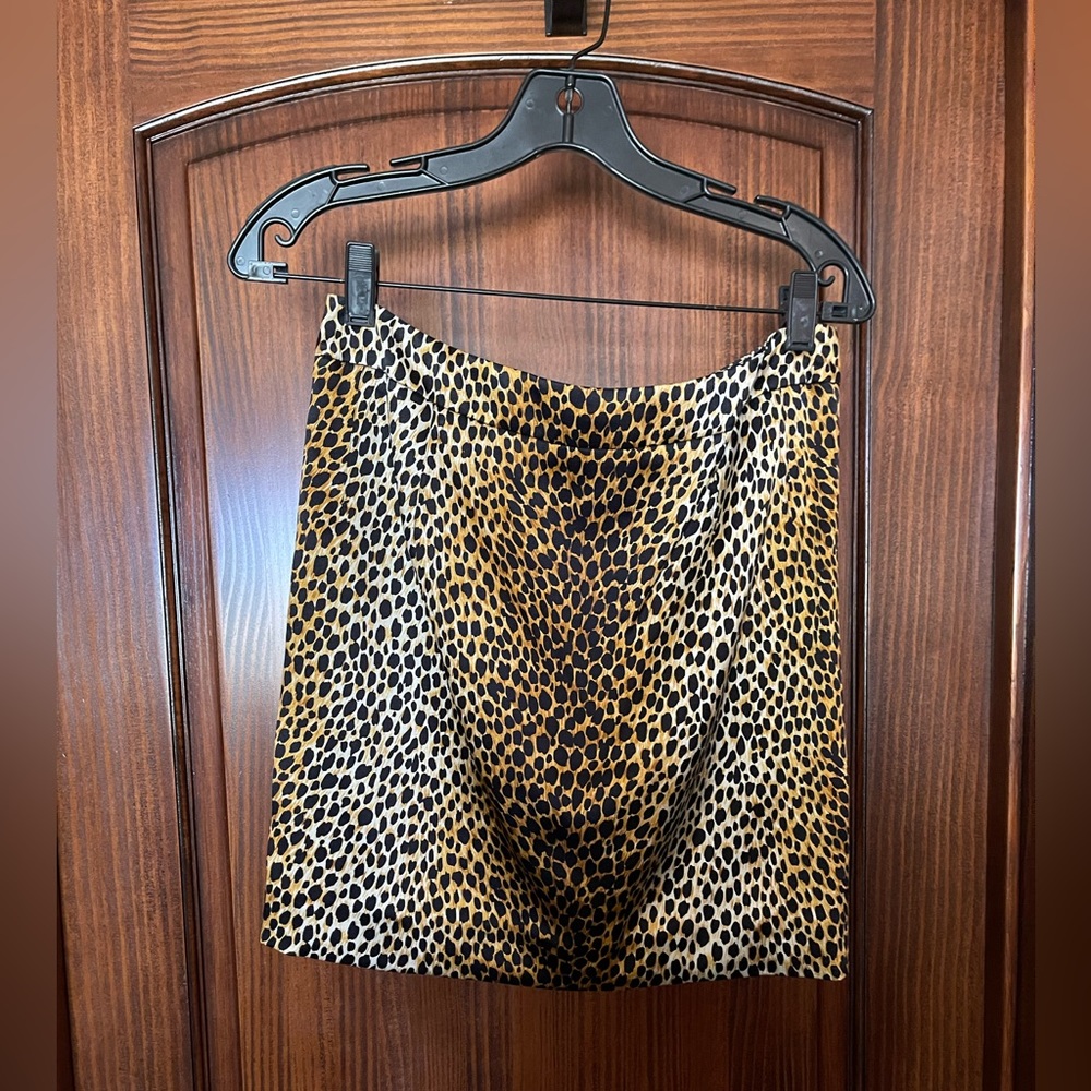 D&G, leopard print mini skirt. Excellent condition. Authentic. Size S, IT.42